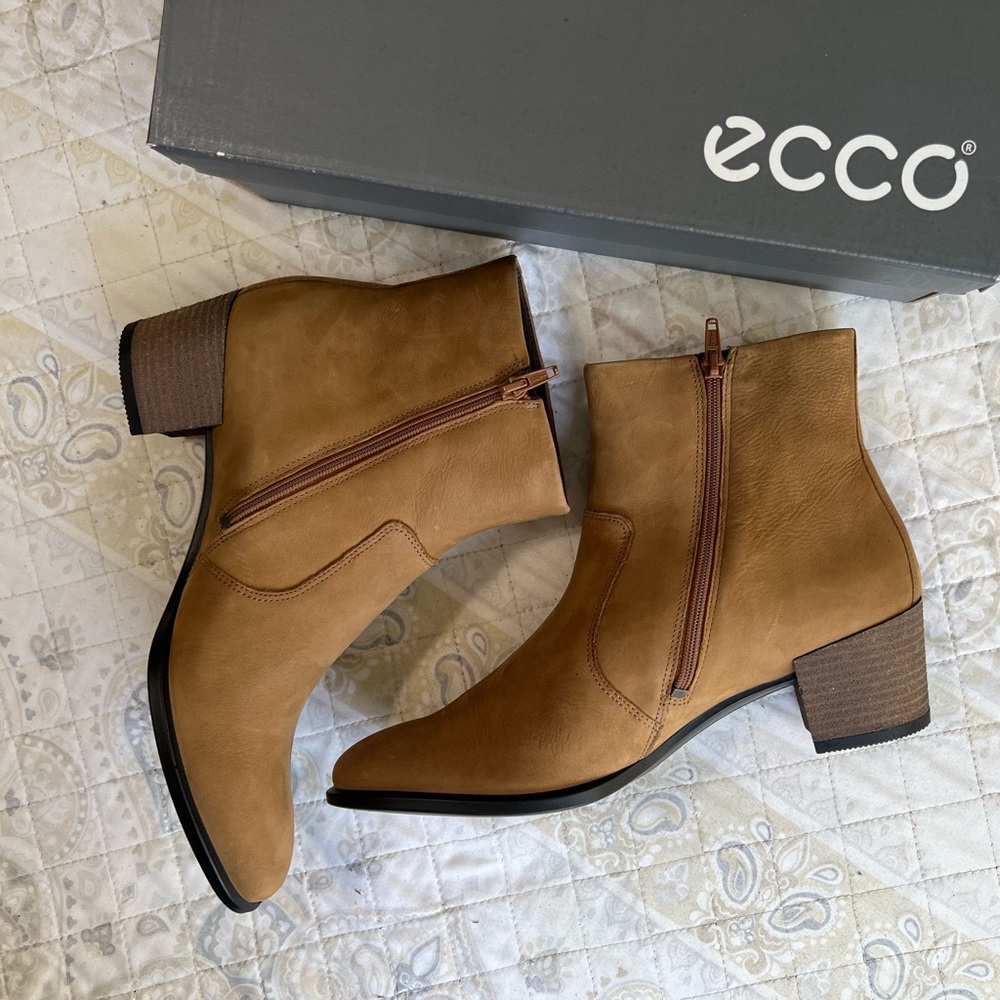 Ecco Womens Shape 35, Camel Leather Stitch Ankle Bootie, Size 10 NWT